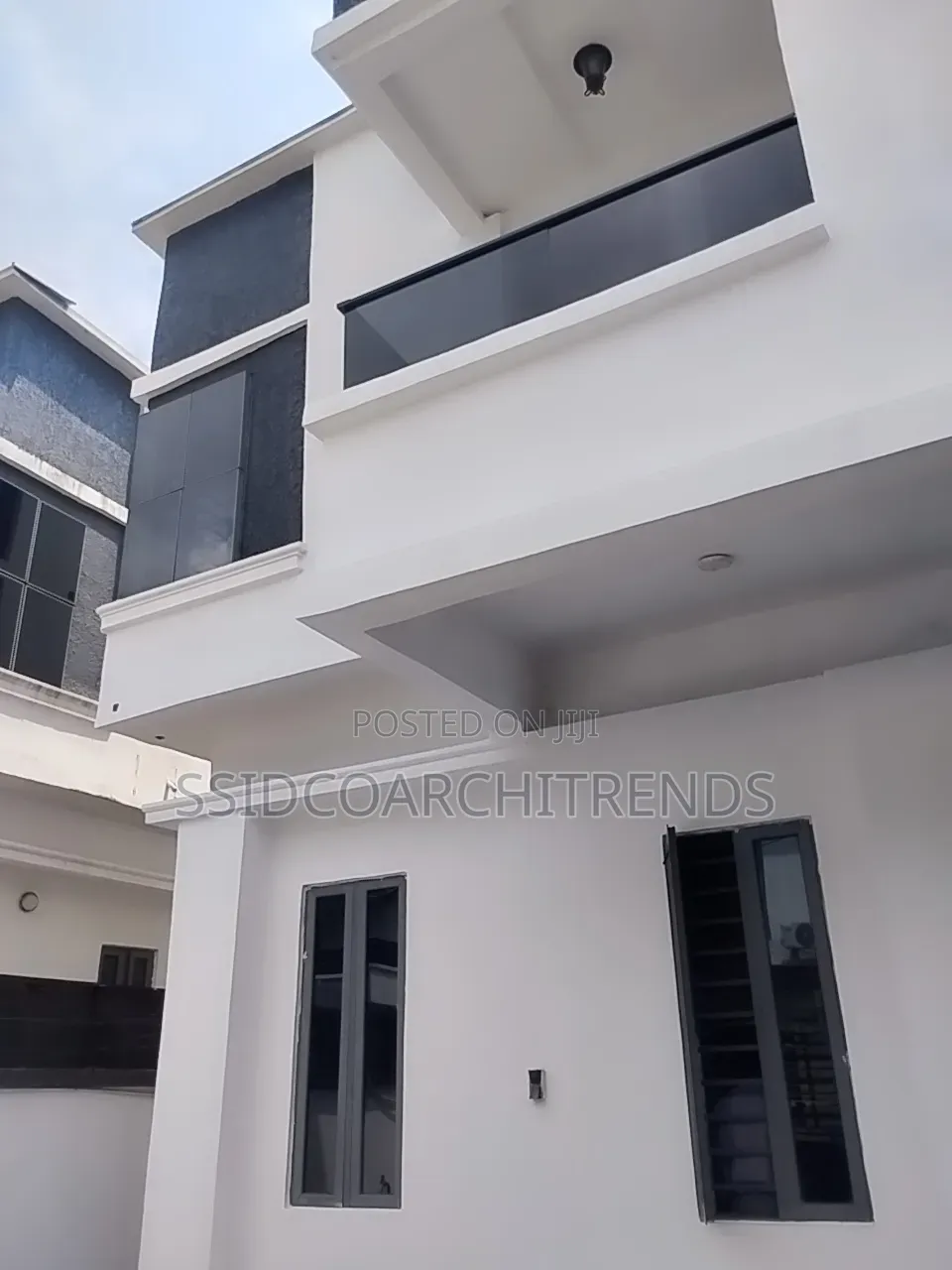 4bdrm Duplex in Call To Access, Chevron for rent