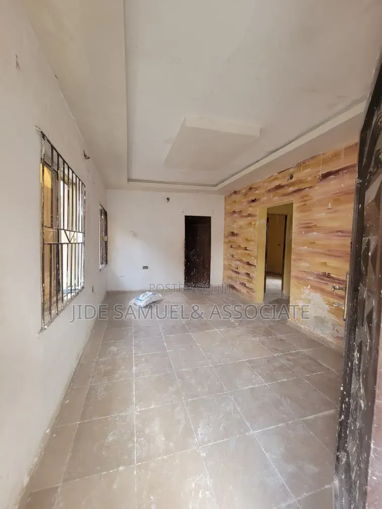 2bdrm Block of Flats in Ayobo for rent