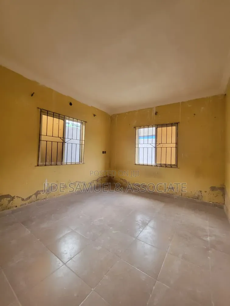 2bdrm Block of Flats in Ayobo for rent