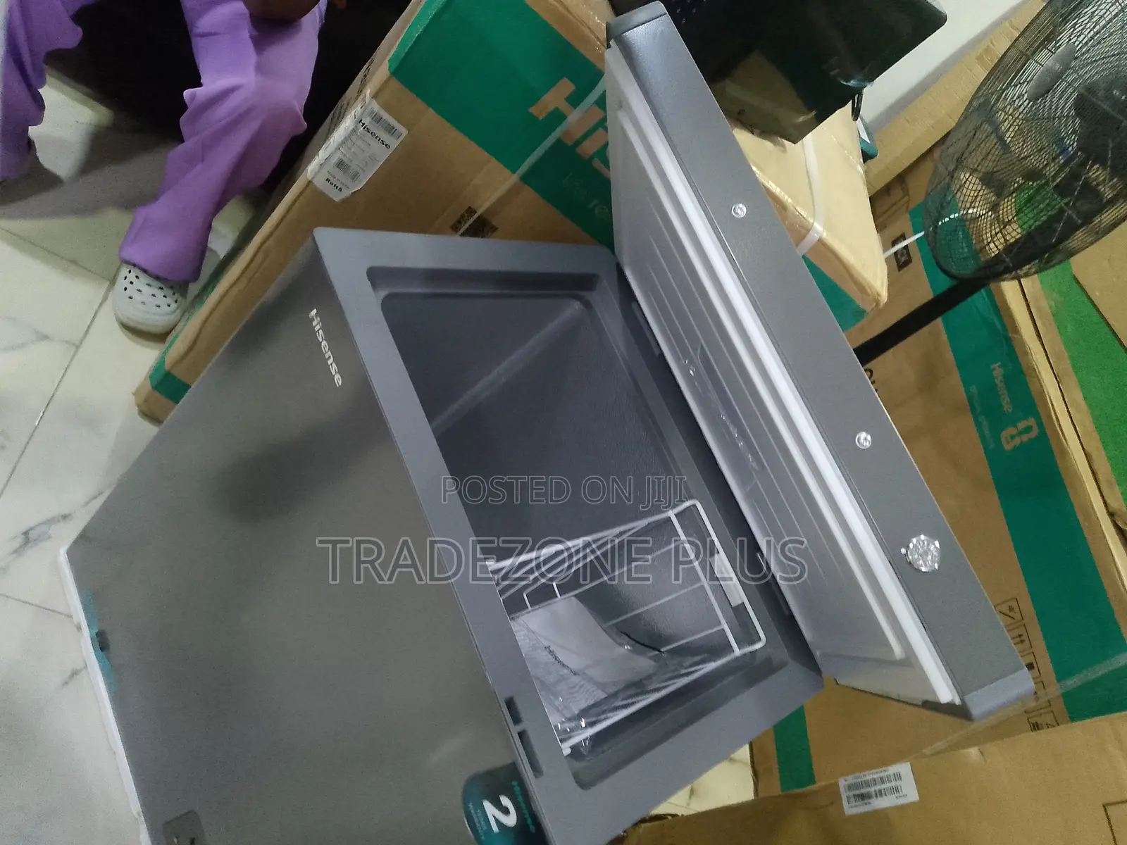 Hisense 97 Litre Freezer for Shops and Mini Marts