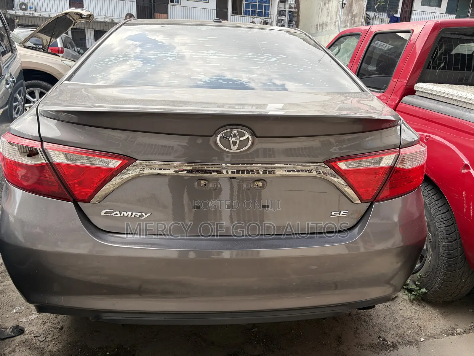 Toyota Camry SE 4dr Sedan (2.5L 4cyl 6A) 2017 Gray