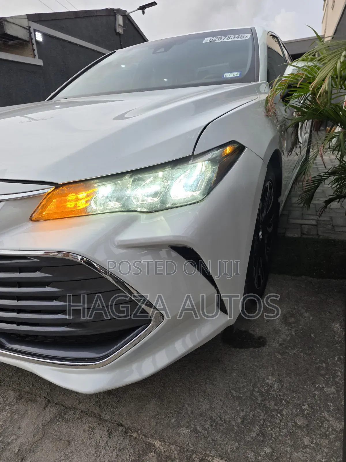 Toyota Avalon XLE FWD Sedan (3.5L V6 8A) 2019 White
