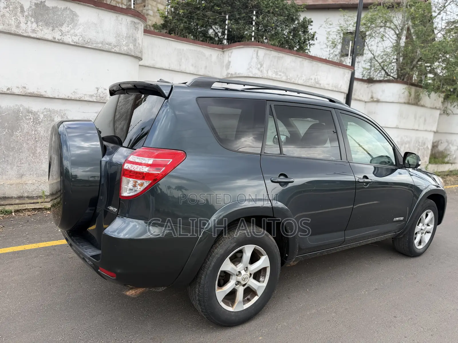 Toyota RAV4 2.5 Limited 2012 Gray