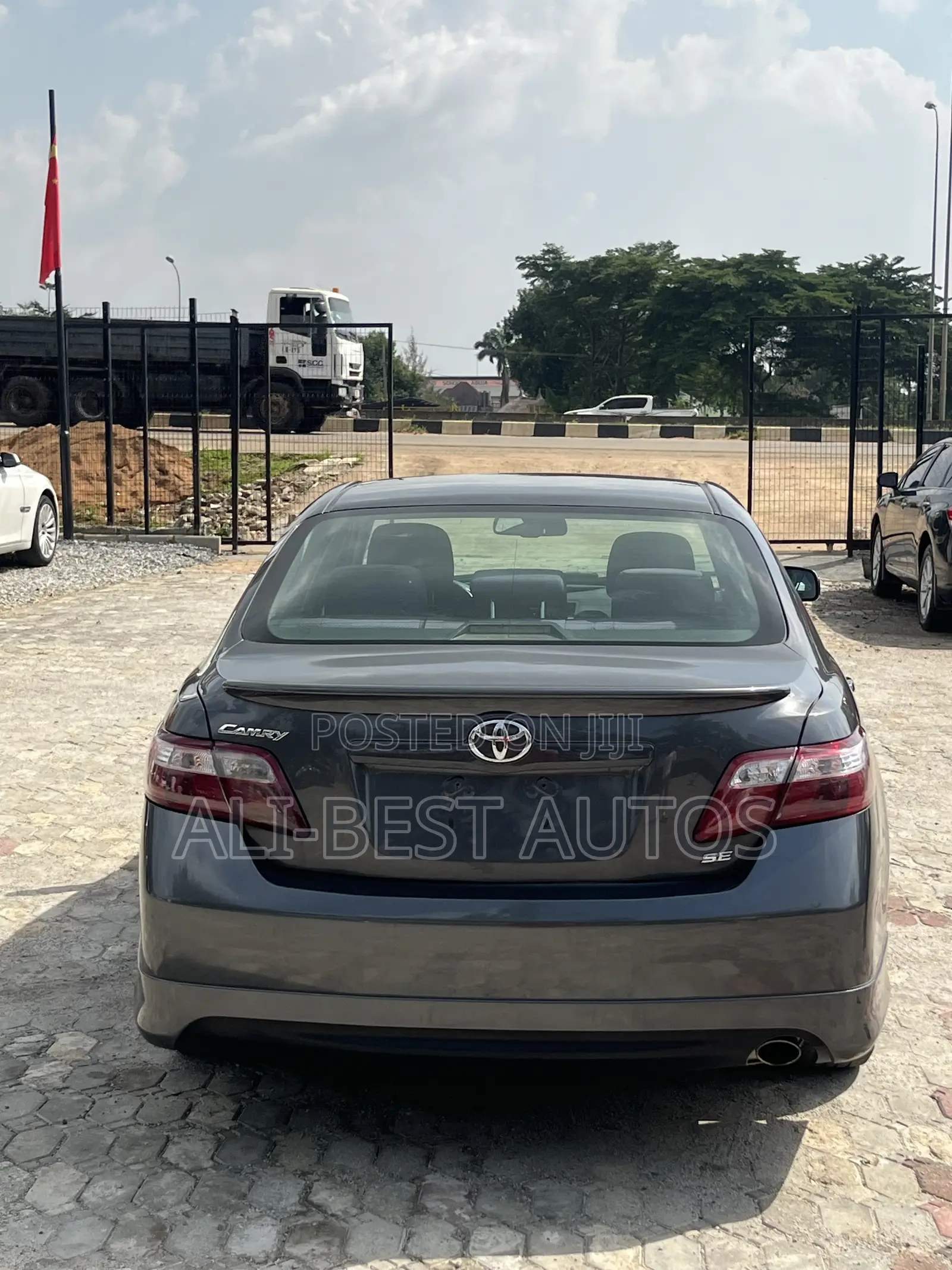 Toyota Camry SE V6 4dr Sedan (3.5L 6cyl 6AM) 2009 Gray