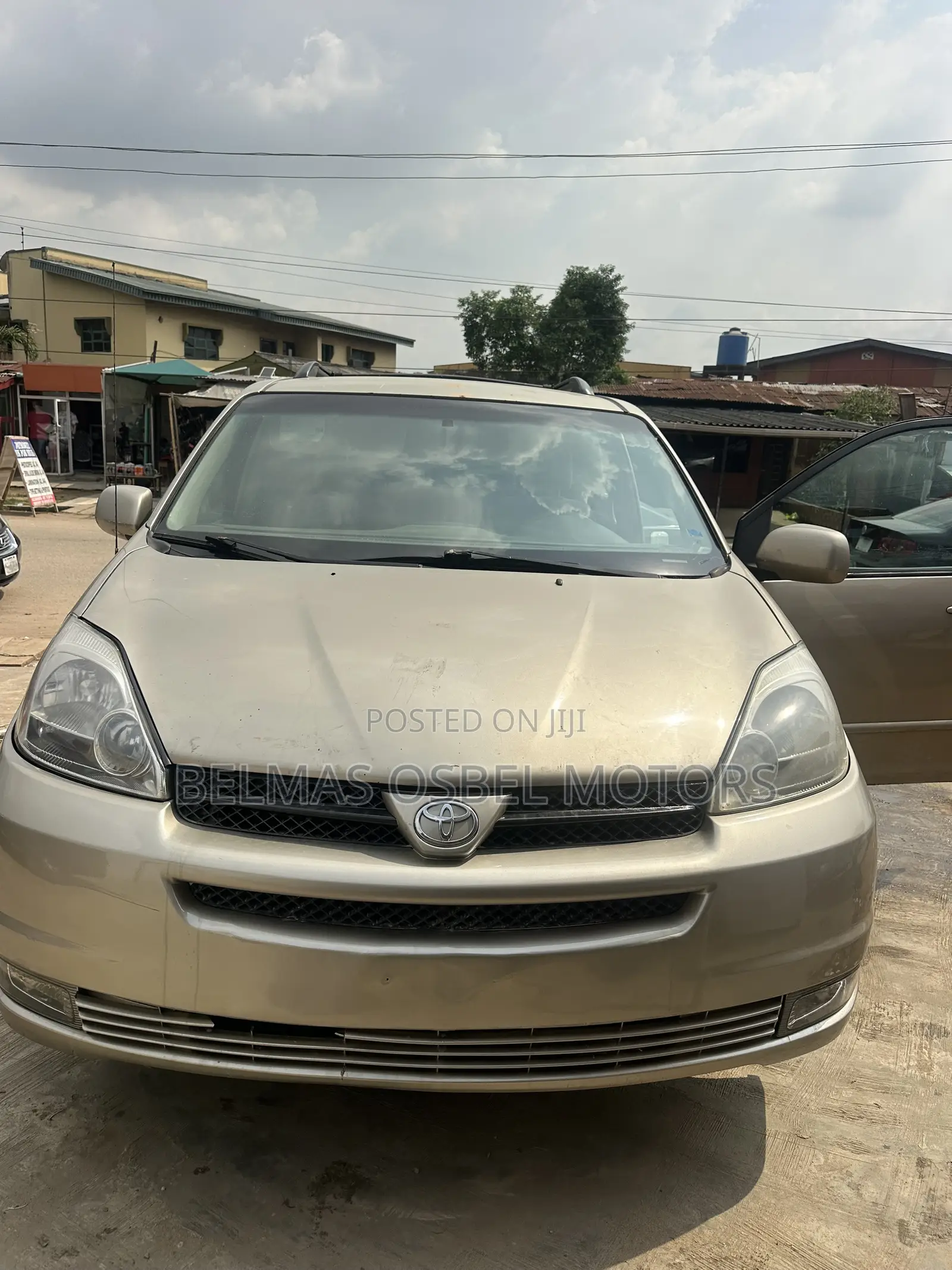 Toyota Sienna LE AWD 2005 Gold