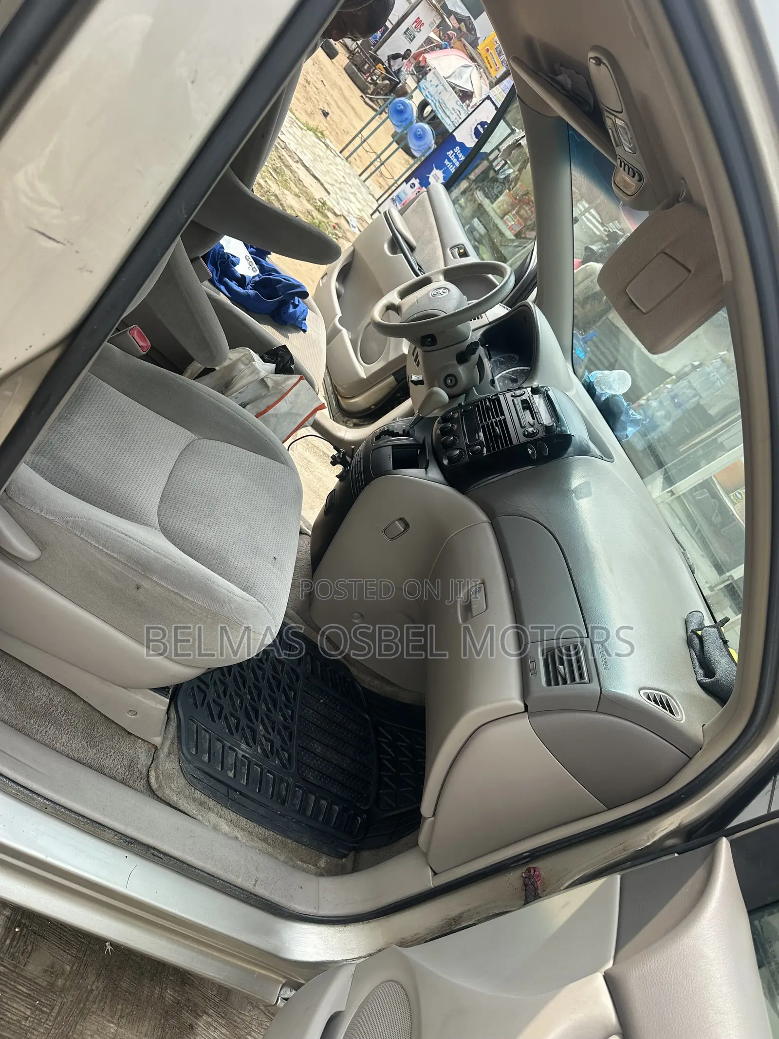 Toyota Sienna LE AWD 2005 Gold
