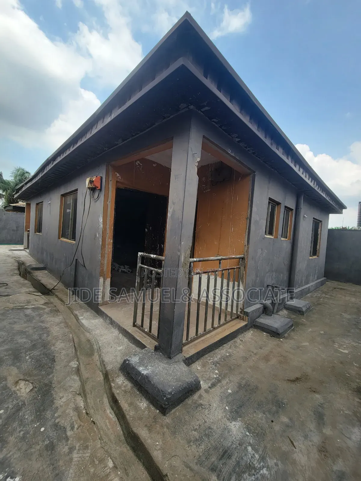 Mini Flat in Ayobo for rent