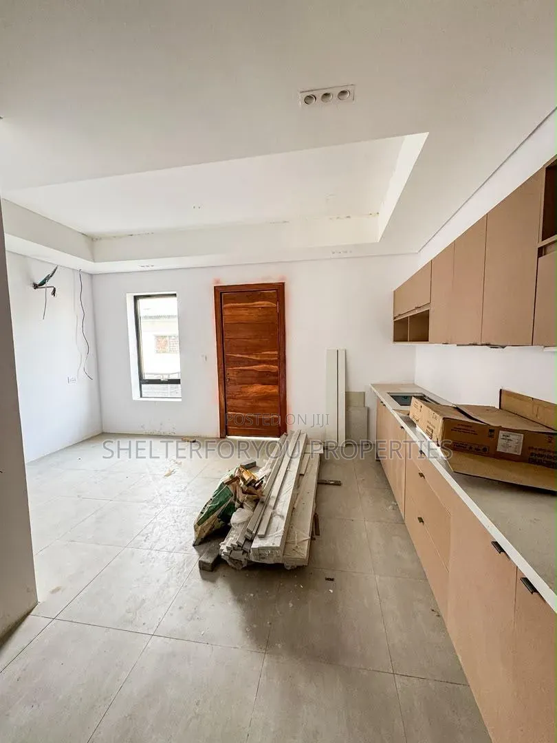 4bdrm Duplex in Victoria Island Extension for sale