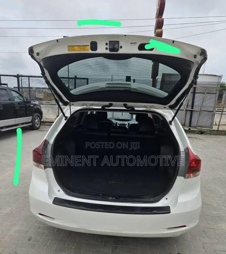 Toyota Venza XLE 4dr Wagon (2.7L 4cyl 6A) 2015 White