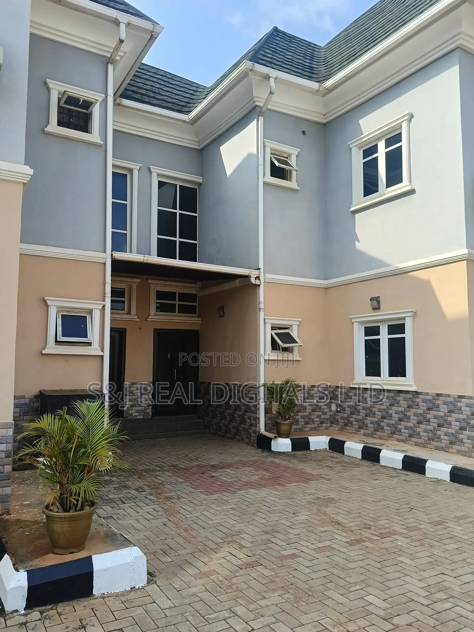 Furnished 3bdrm Apartment in Kado for rent