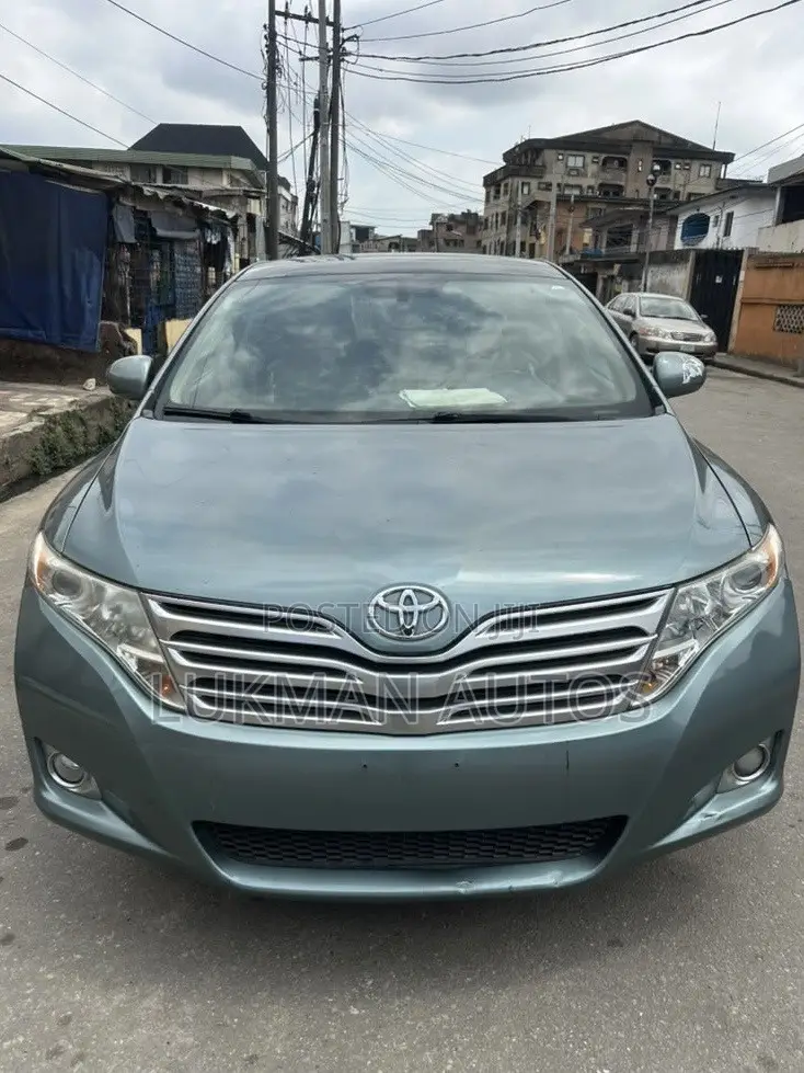 Toyota Venza XLE 2010 Gray