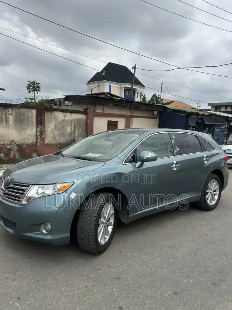 Toyota Venza XLE 2010 Gray
