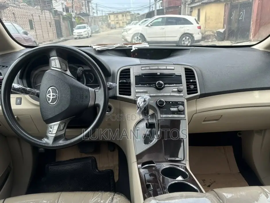 Toyota Venza XLE 2010 Gray