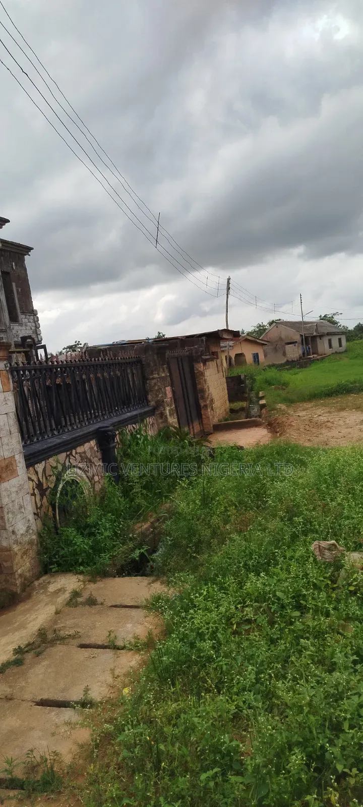 2bdrm Bungalow in Isuti Rd, Egan for sale