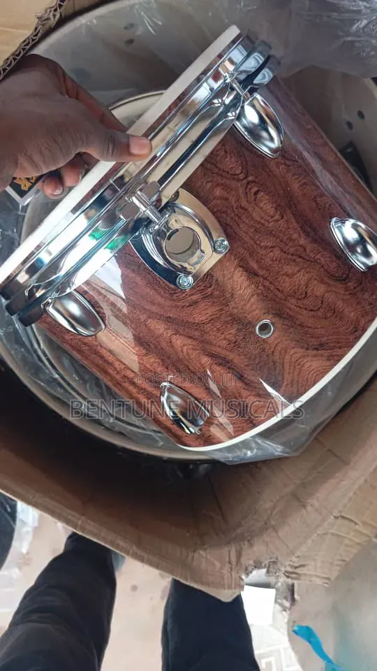 Complete Yamaha 5 - Pieces Drum Set
