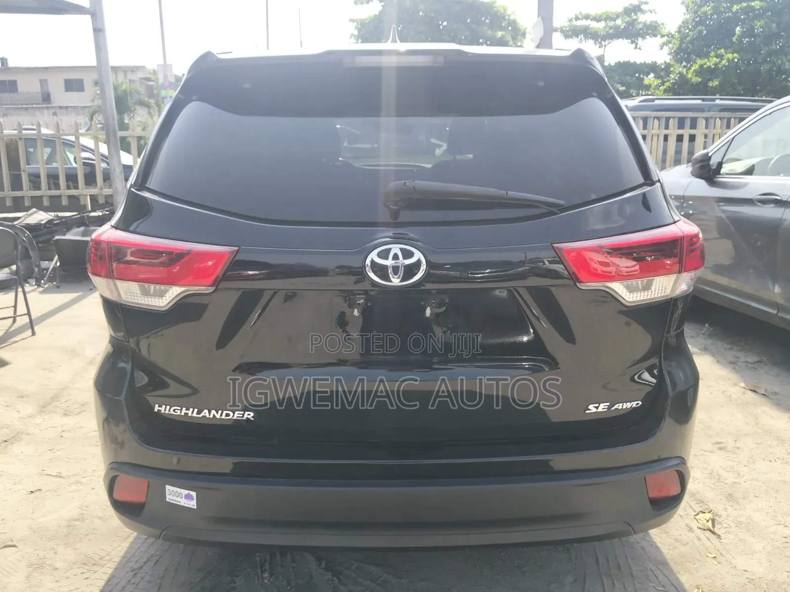Toyota Highlander SE 4x4 V6 (3.5L 6cyl 8A) 2017 Black