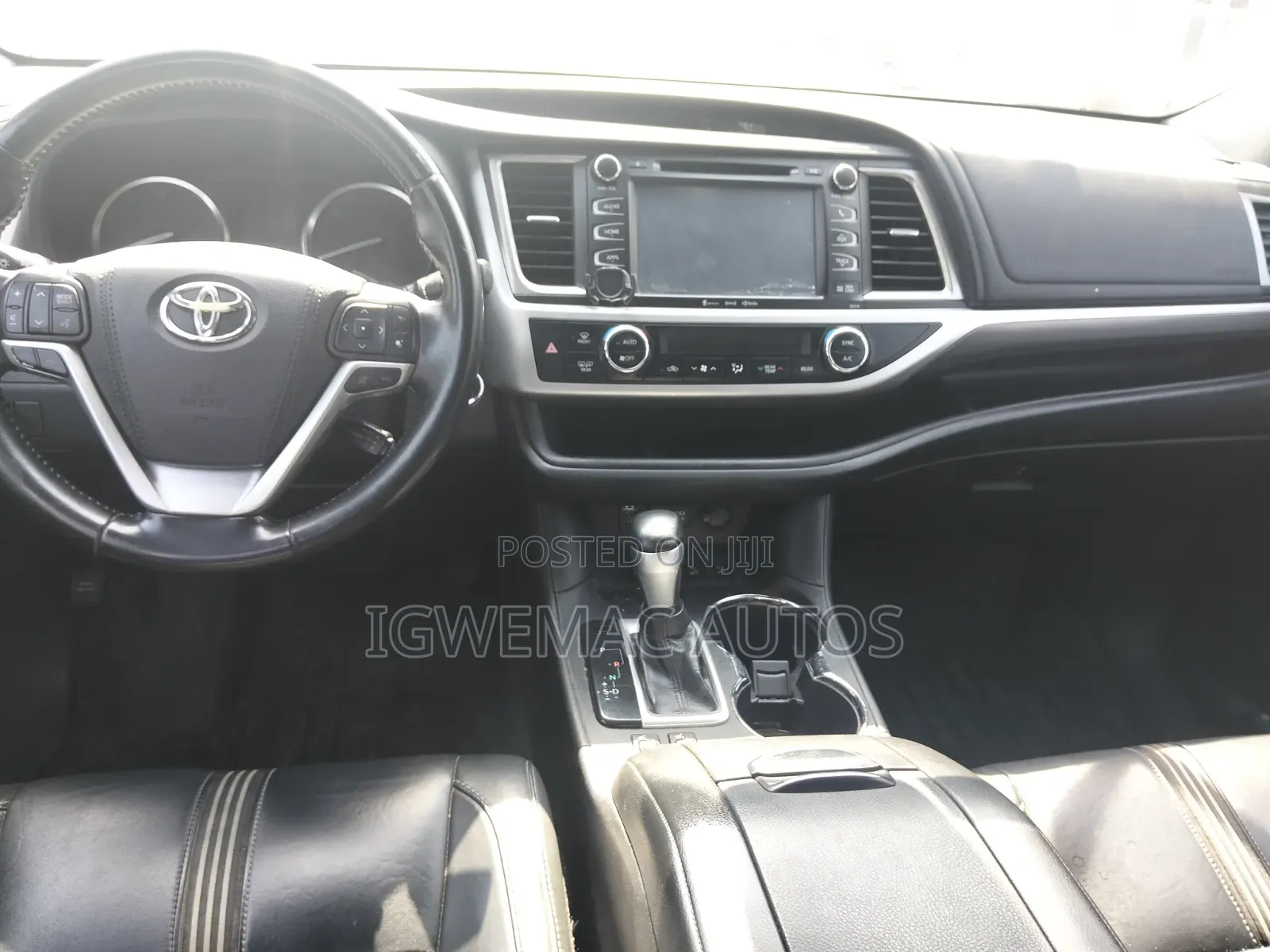 Toyota Highlander SE 4x4 V6 (3.5L 6cyl 8A) 2017 Black