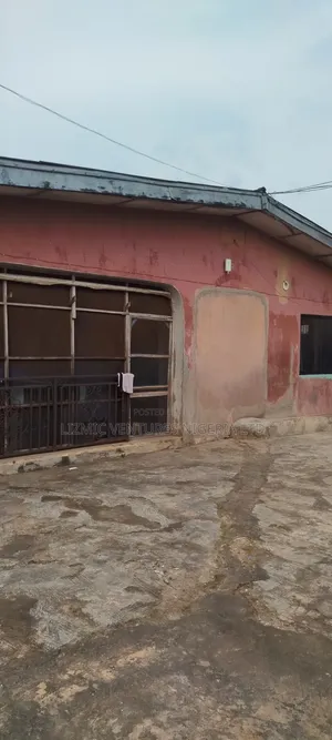 3bdrm Bungalow in Igando for sale