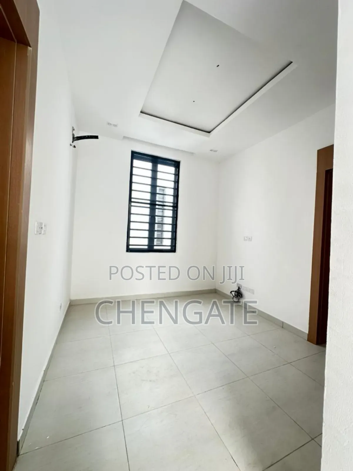 4bdrm Duplex in Chevron for sale