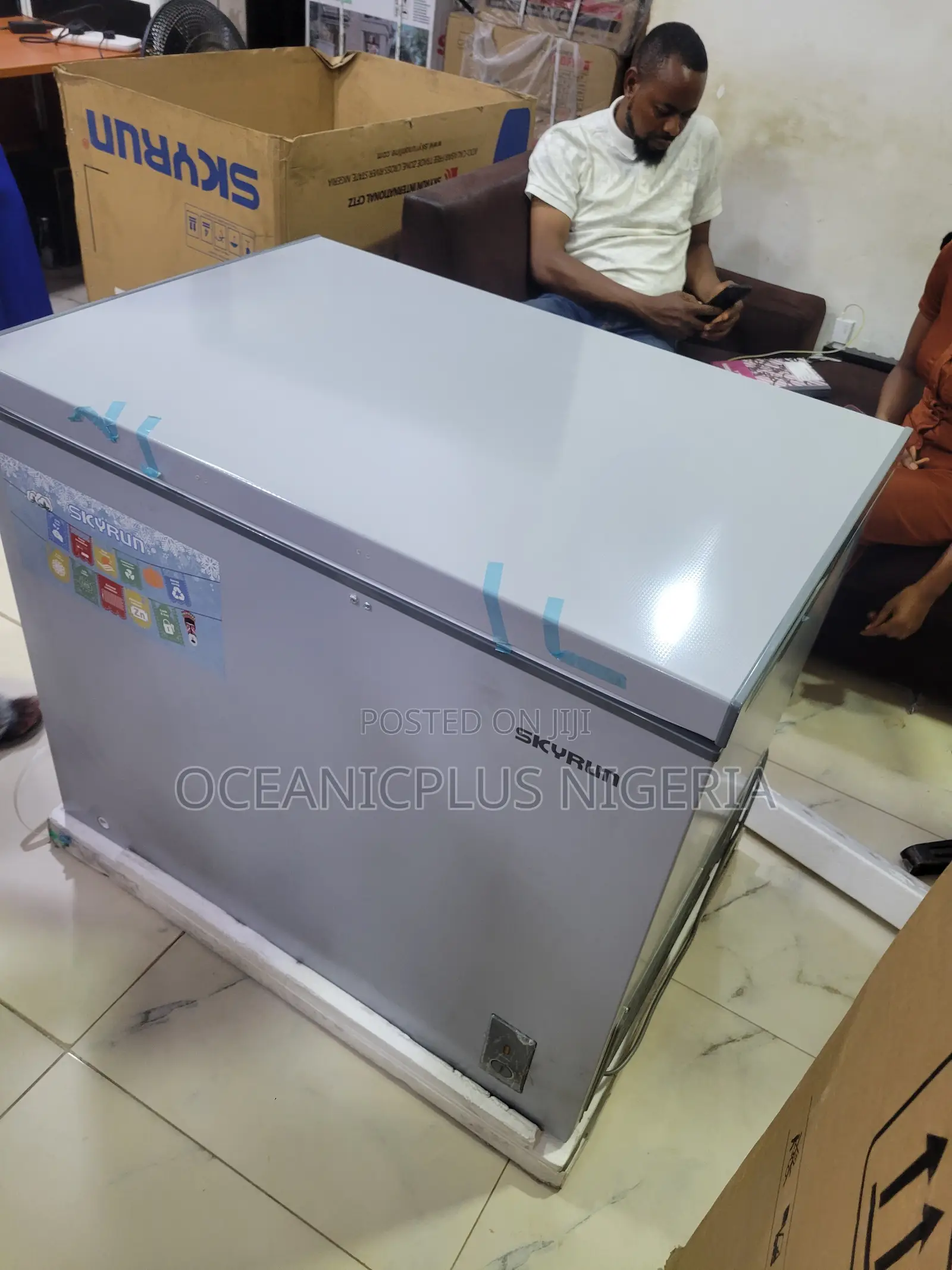 Skyrun 260L Freezer for Hotels and Restaurants