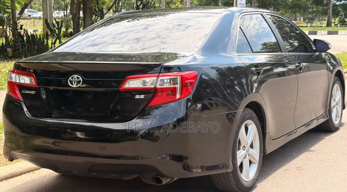 Toyota Camry SE 4dr Sedan (2.5L 4cyl 6A) 2013 Black