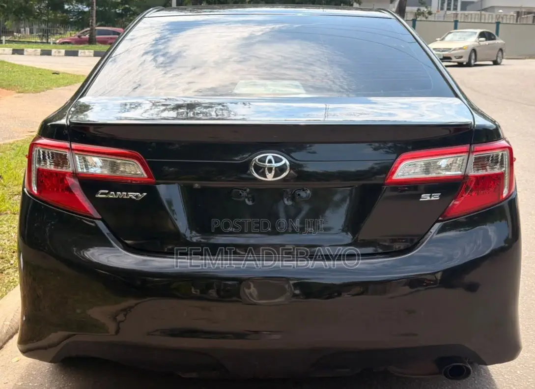 Toyota Camry SE 4dr Sedan (2.5L 4cyl 6A) 2013 Black