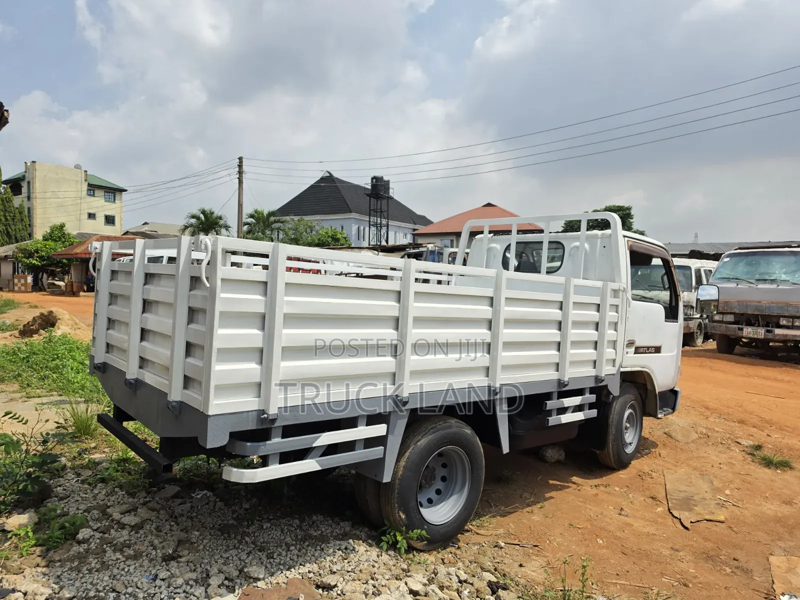 Nissan Cabstar ( Direct Belgium) Petrol Engine Injector 6 Tyres