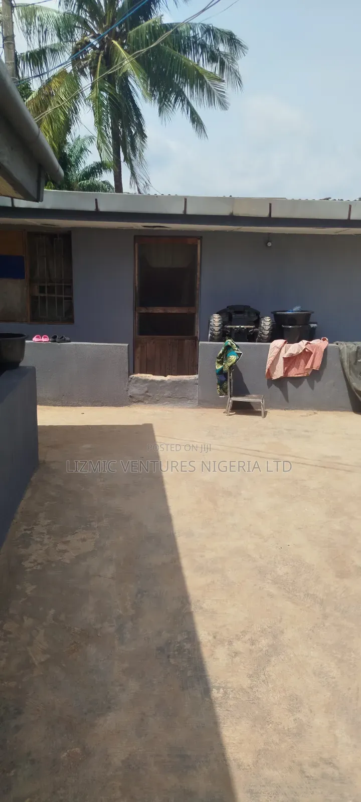 3bdrm Block of Flats in Idimu, Ejigbo / Ejigbo for sale