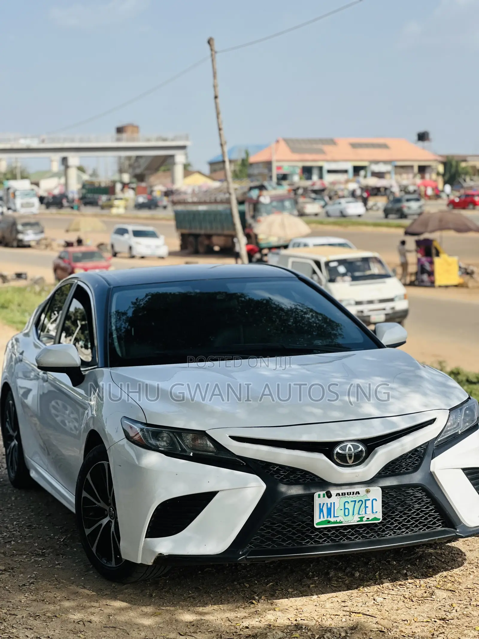 Toyota Camry SE FWD 2020 White