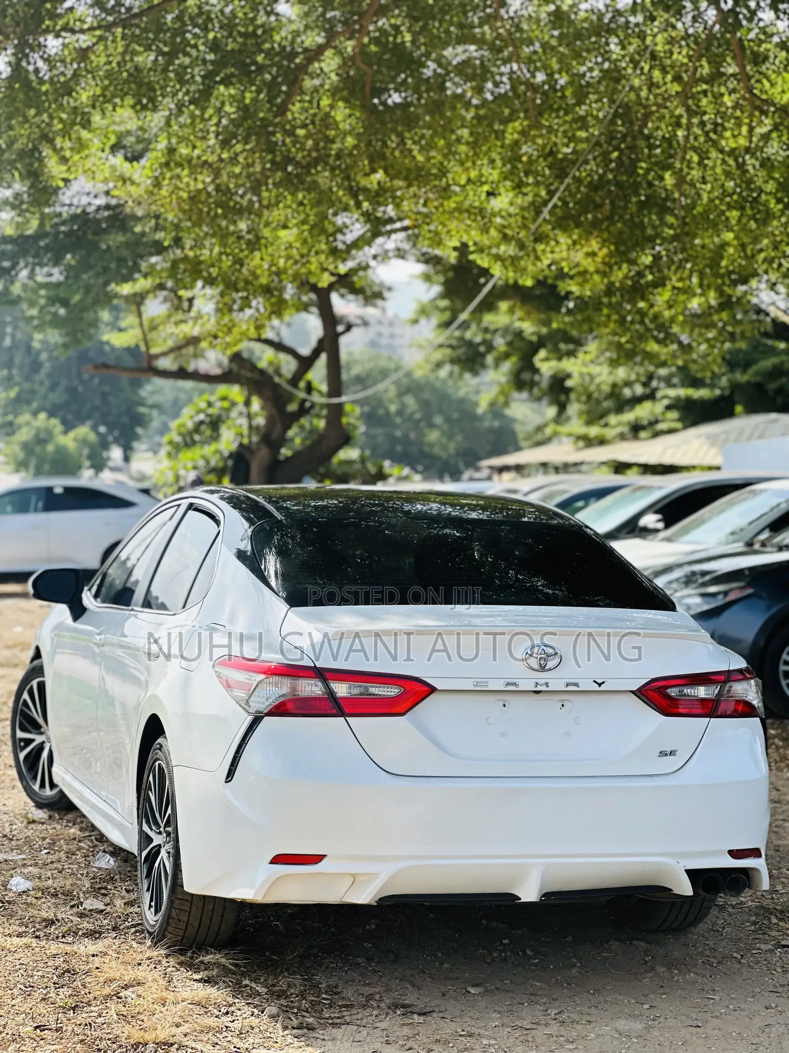 Toyota Camry SE FWD 2020 White