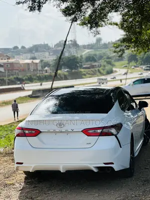 Toyota Camry SE FWD 2020 White