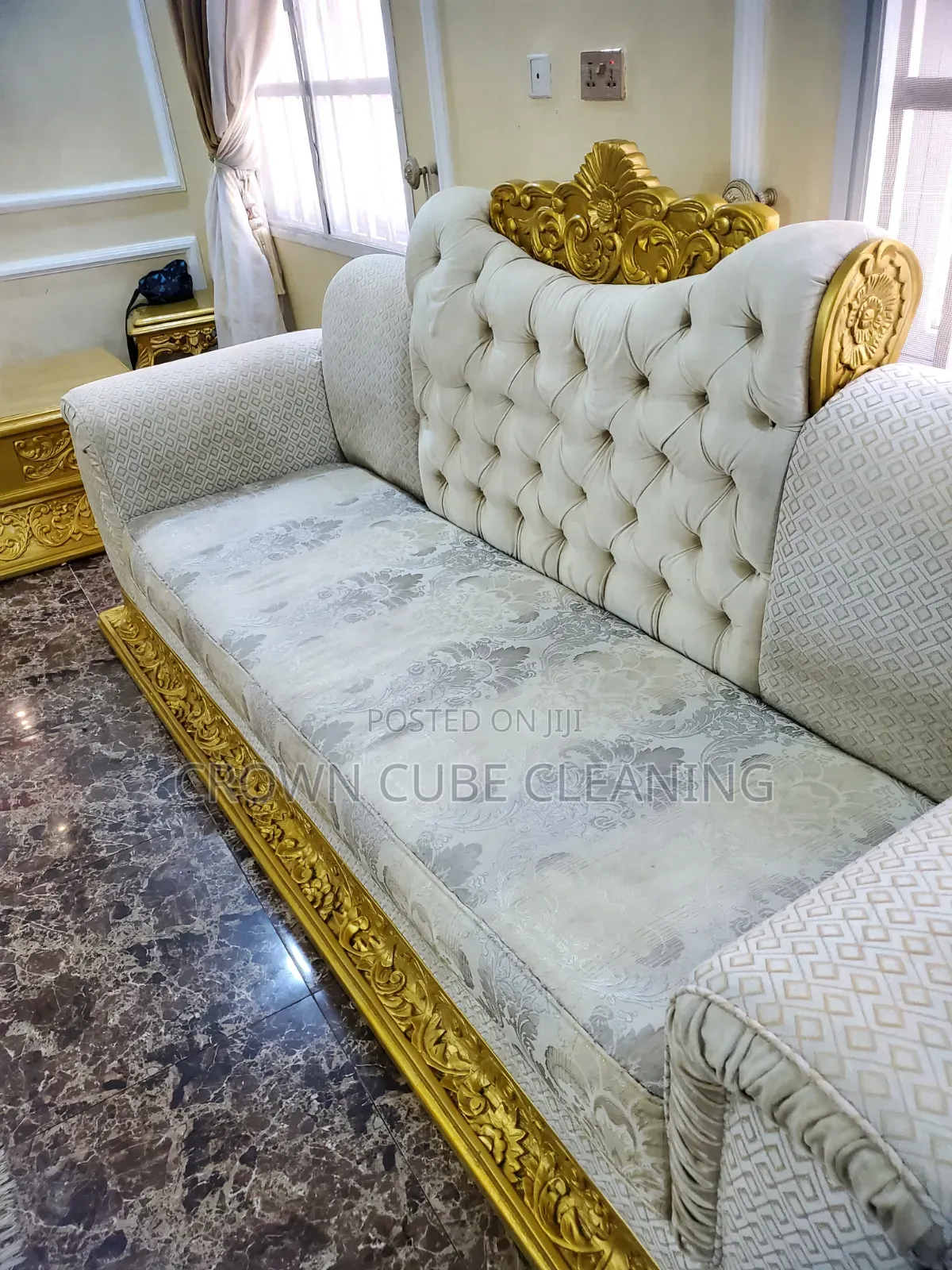 For Professional Couch Cleaning / Upholstery Cleaning Services