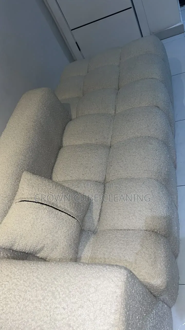 For Professional Couch Cleaning / Upholstery Cleaning Services