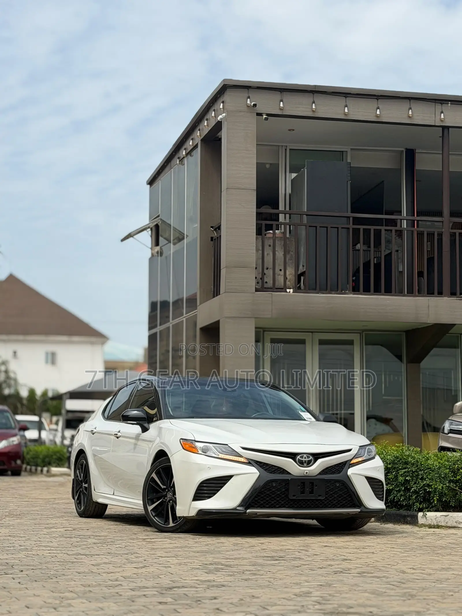 Toyota Camry XSE V6 (3.5L V6 8A) 2019 White