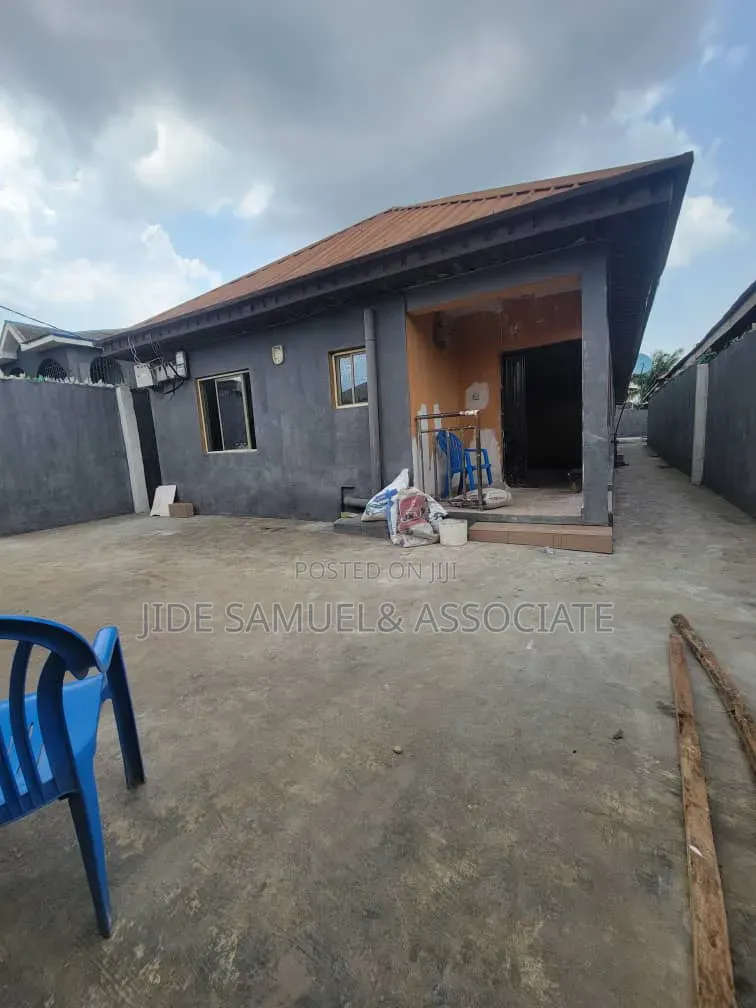 1bdrm Room & Parlour in Ayobo for rent