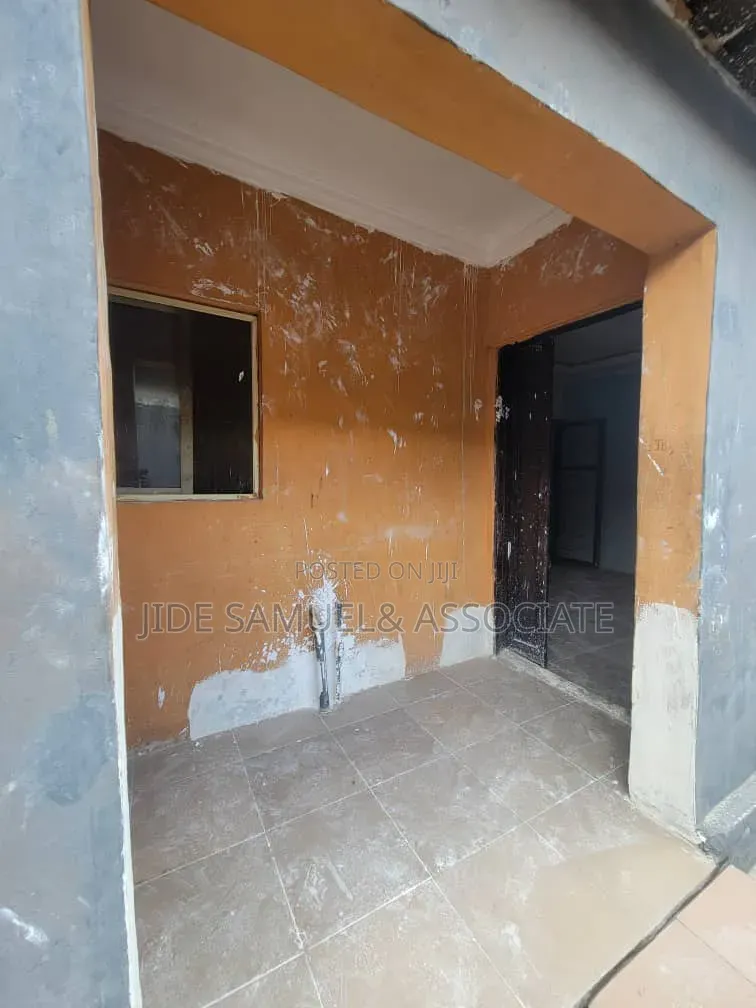 1bdrm Room & Parlour in Ayobo for rent