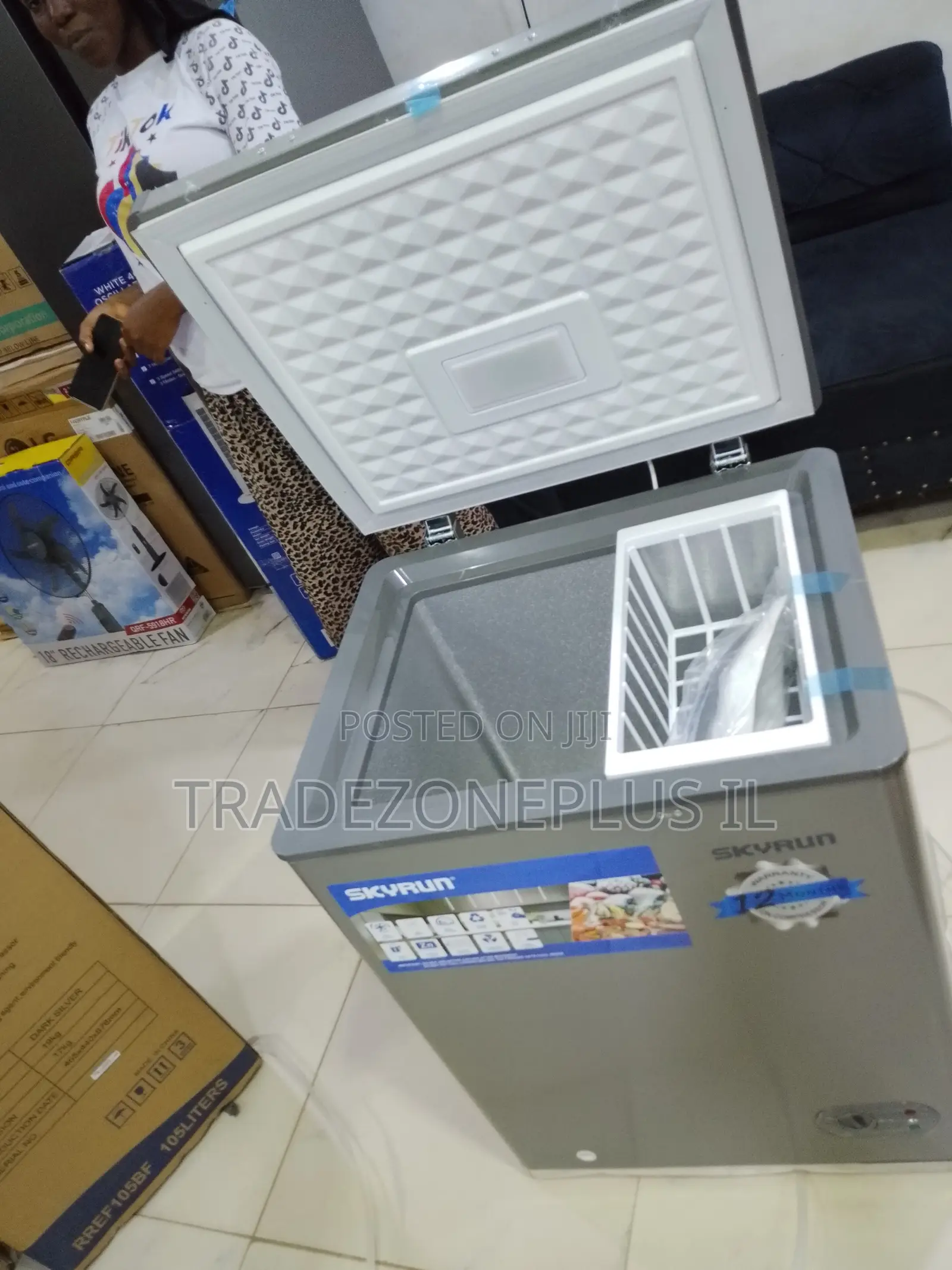 Skyrun Chest Freezer for Storing Frozen Foods