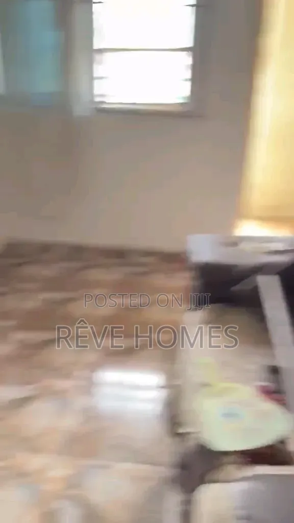 Mini Flat in Adekunle for rent
