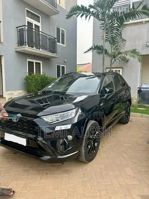 Toyota RAV4 LE 2021 Black