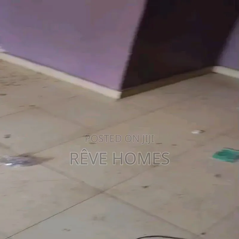 2bdrm Block of Flats in Adekunle for rent