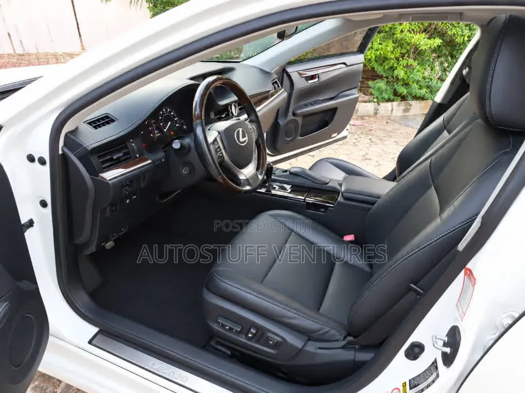 Lexus ES 350 FWD 2015 White