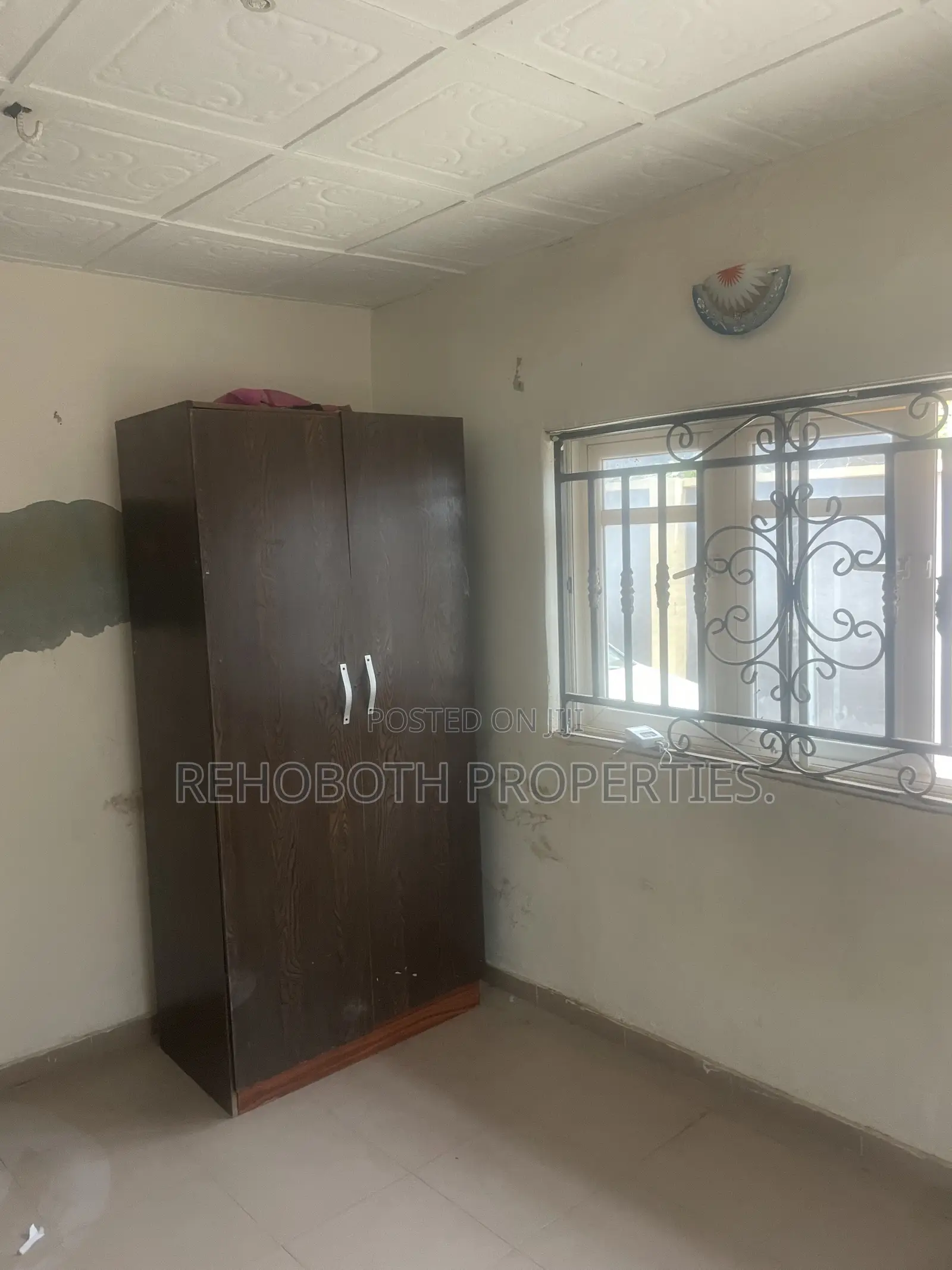 3bdrm Bungalow in Adeyemi Screcent, Akala Express for rent