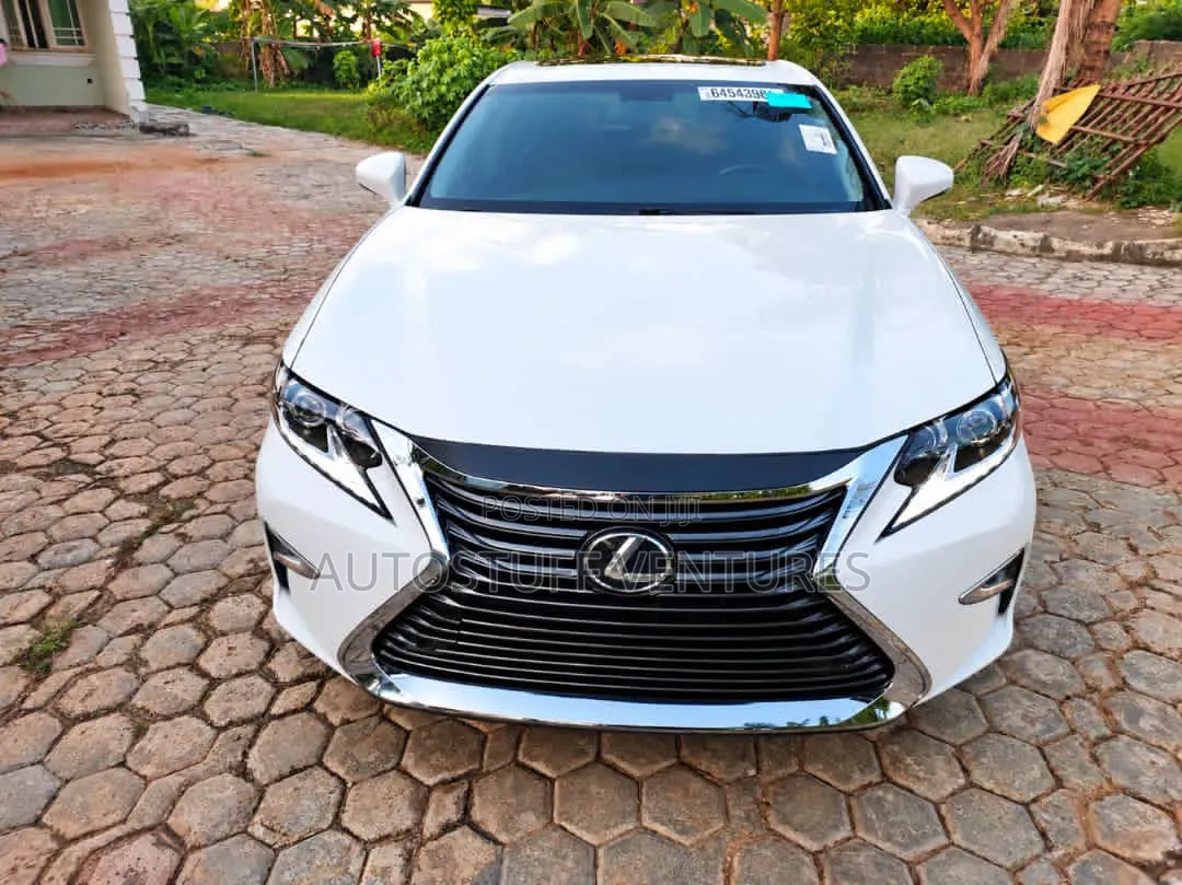 Lexus ES 350 FWD 2015 White