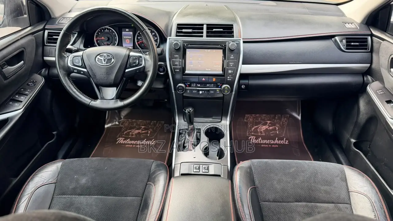 Toyota Camry XSE 4dr Sedan (3.5L 6cyl 6A) 2015 Gold
