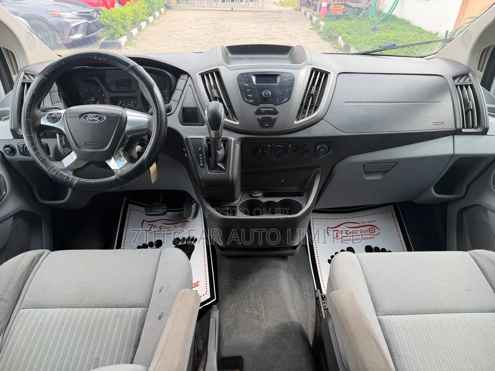 Ford Transit Crew Van 250 Medium Roof Van w/148" WB 2023 White