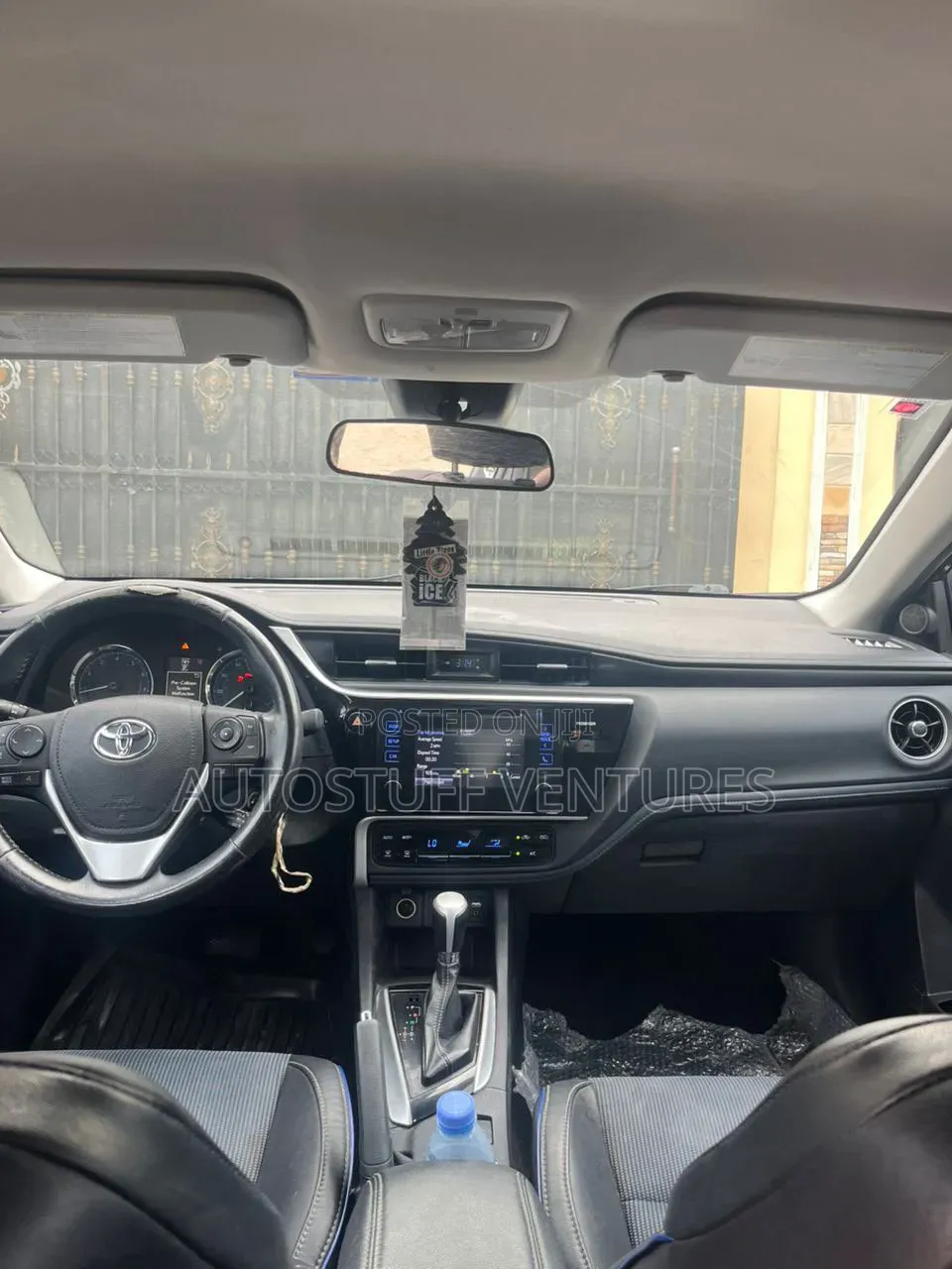 Toyota Corolla SE Special Edition 4dr Sedan (1.8L 4cyl CVT) 2017 Black