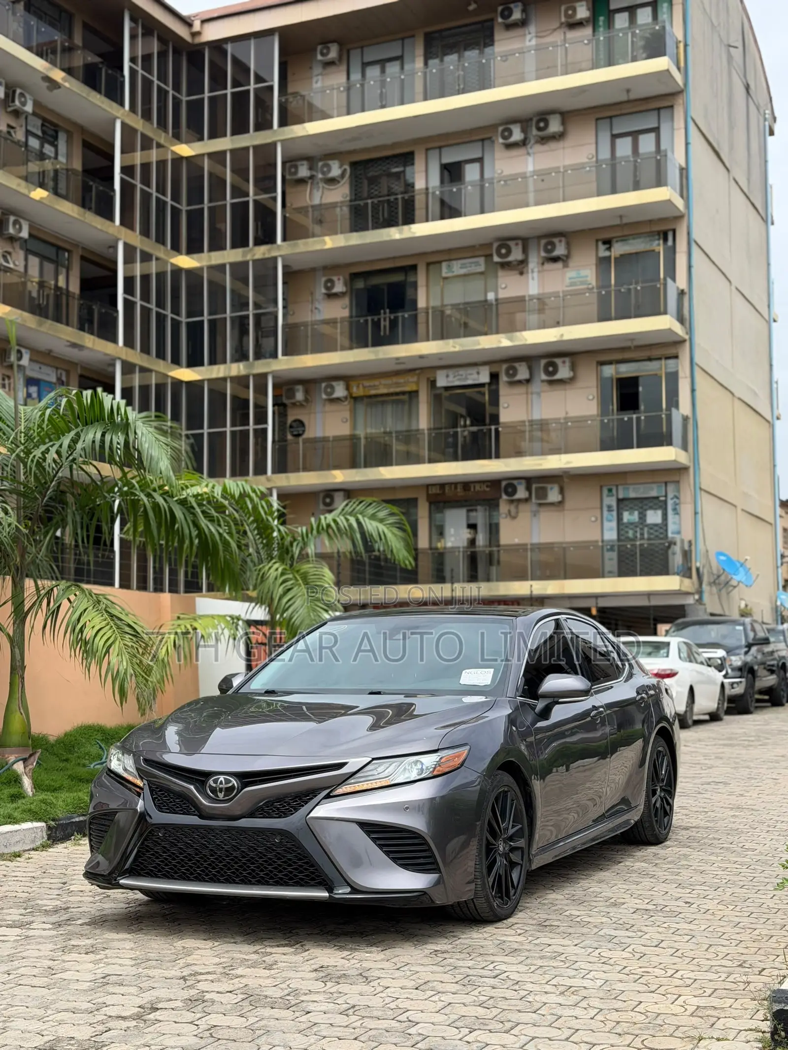 Toyota Camry XSE FWD (2.5L 4cyl 8AM) 2018 Gray