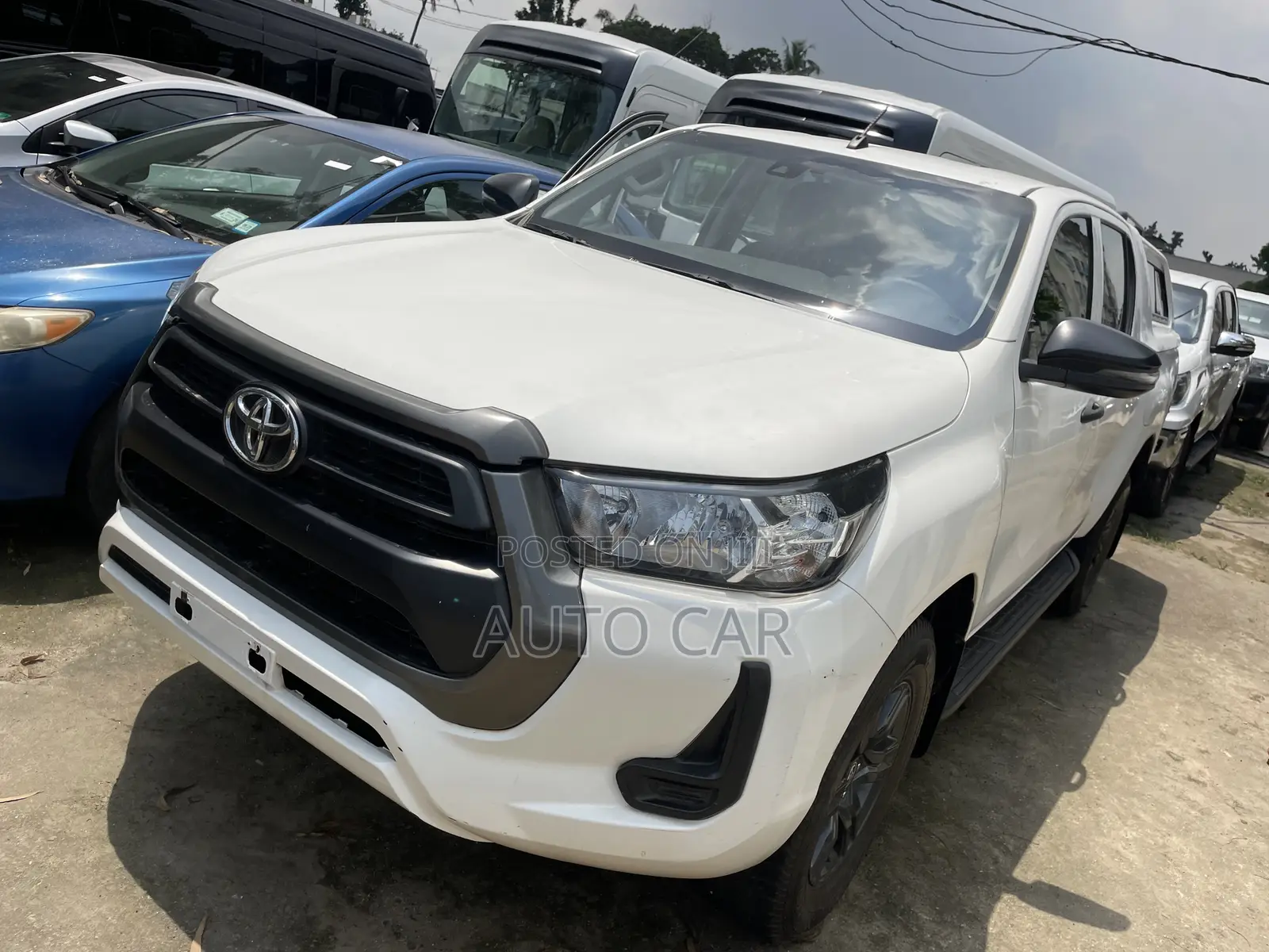 Toyota Hilux 2022 White
