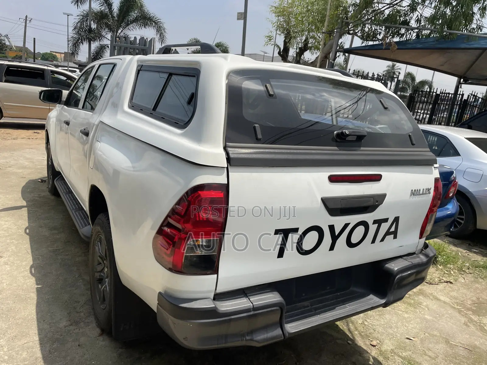 Toyota Hilux 2022 White