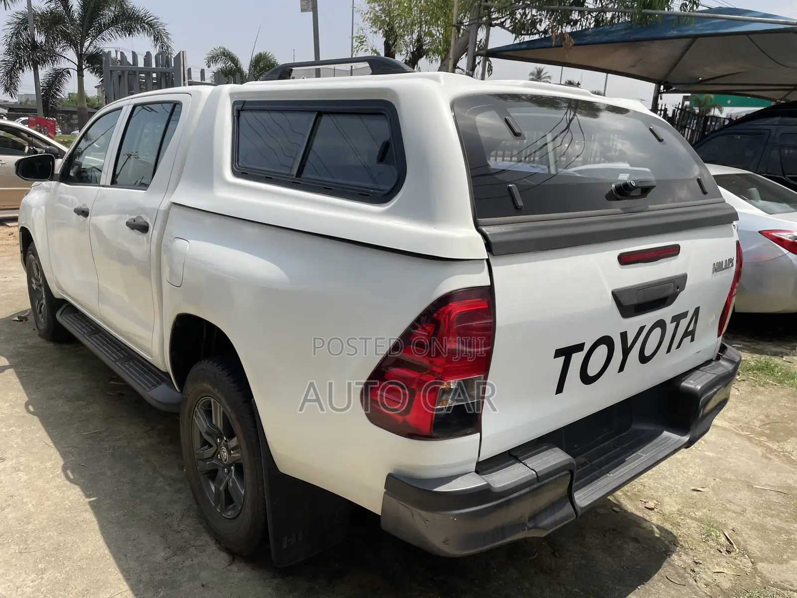 Toyota Hilux 2022 White